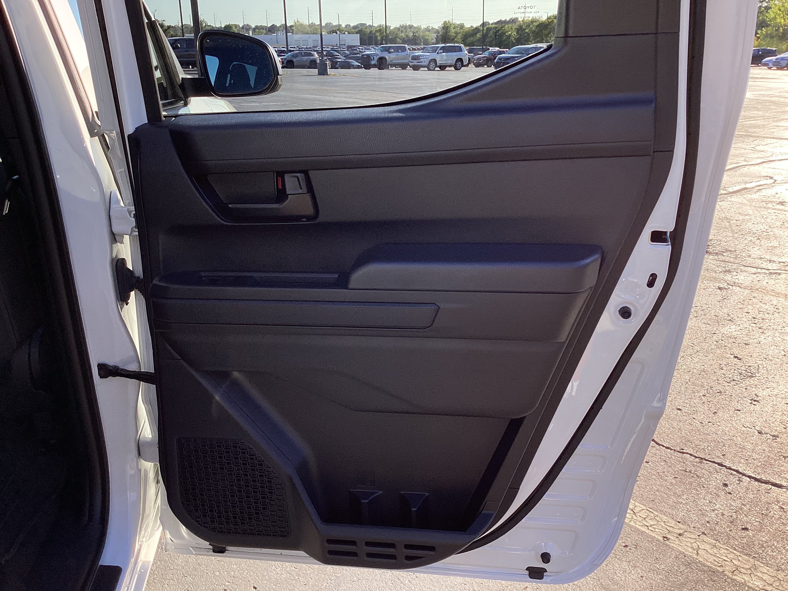 Certified 2025 Toyota Tacoma SR AWD/4WD image 17