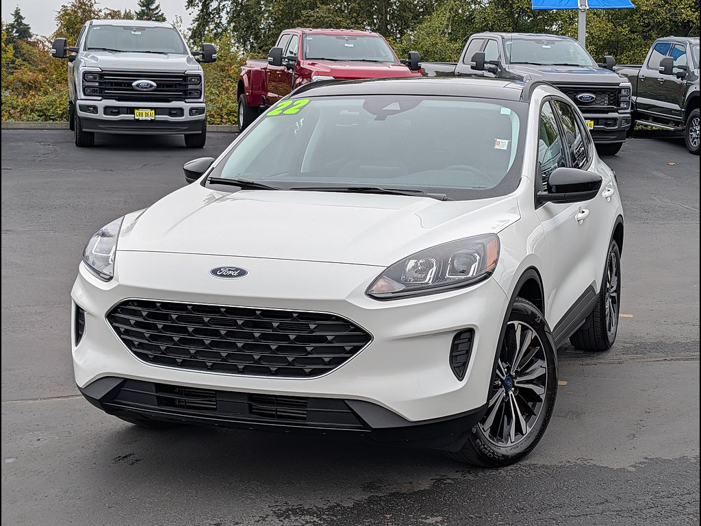 Used 2022 Ford Escape SE w/ SE Sport Appearance Package