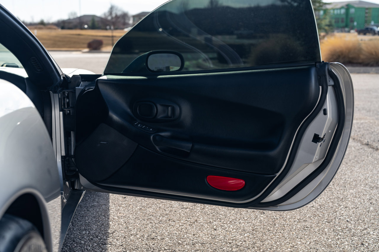 Used 2004 Chevrolet Corvette Z06 w/ Memory Package image 25