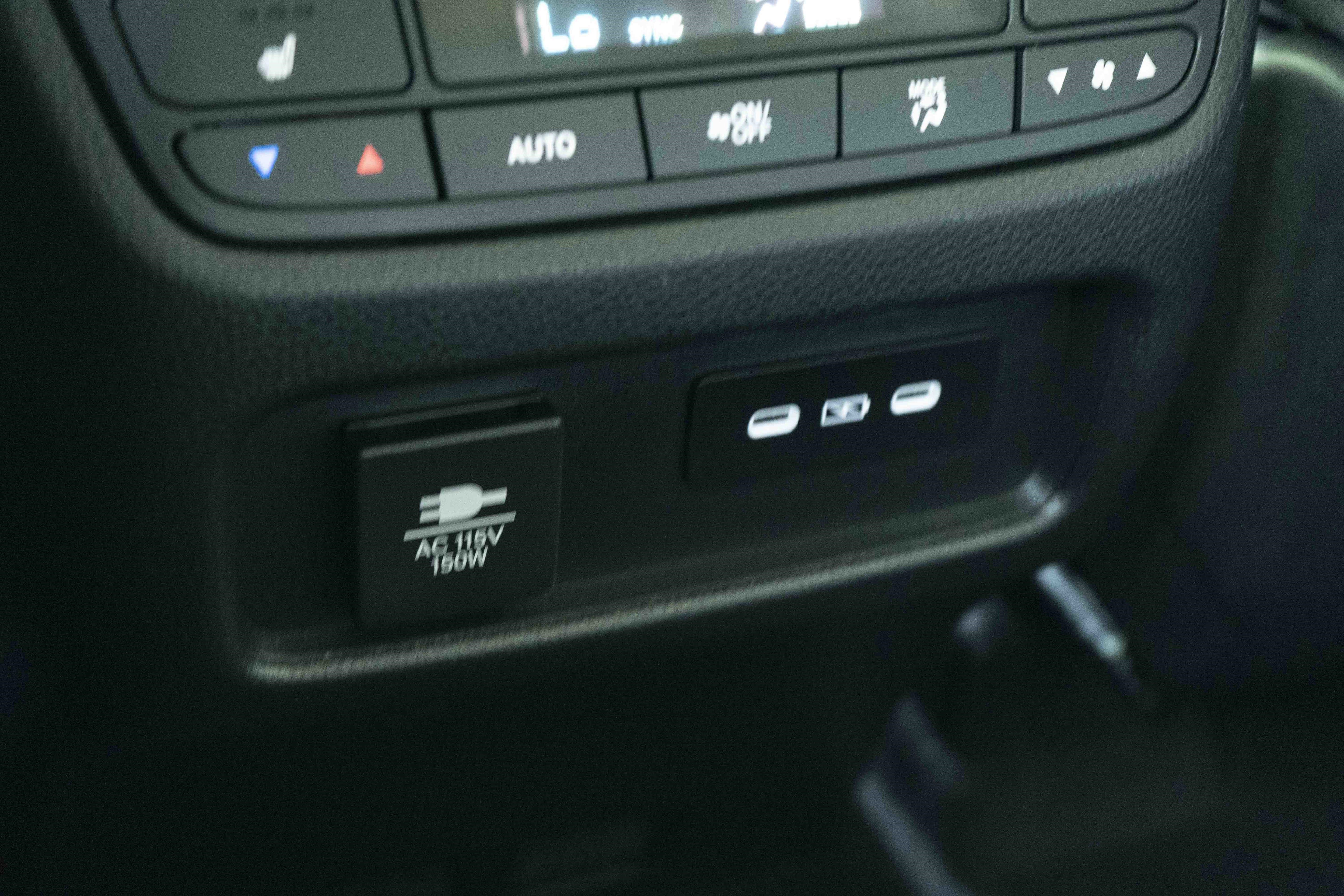 Used 2024 Honda Pilot Elite image 44