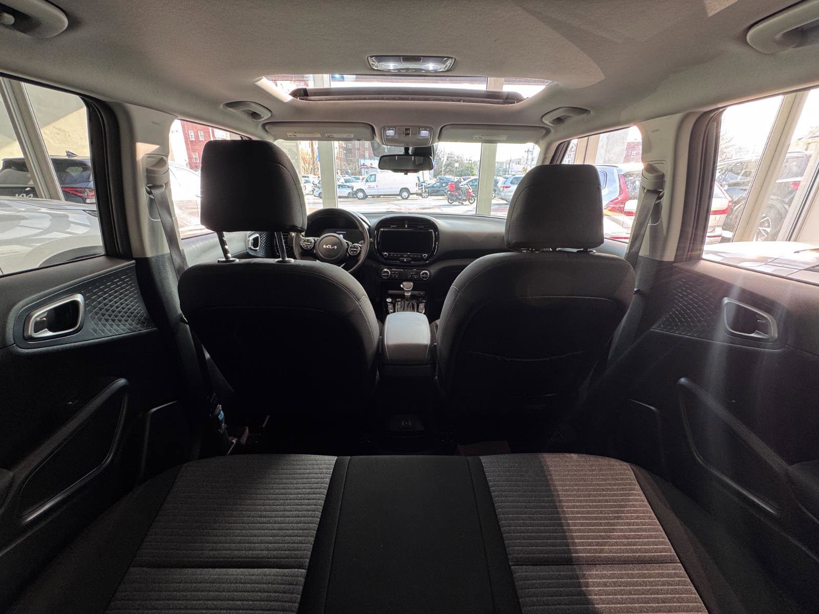 Used 2023 Kia Soul EX image 9