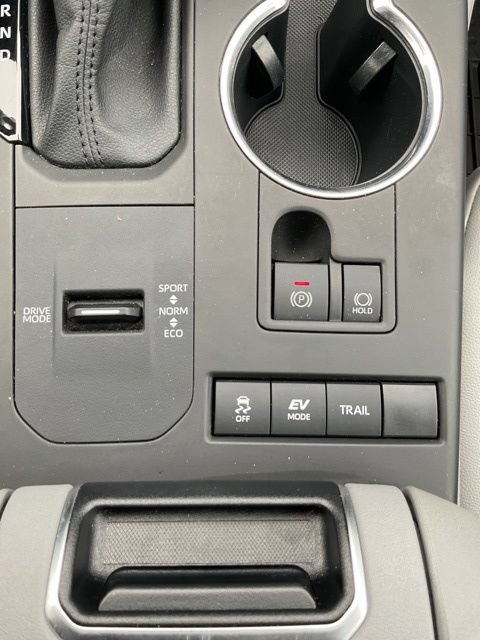 Used 2021 Toyota Highlander XLE AWD/4WD image 34