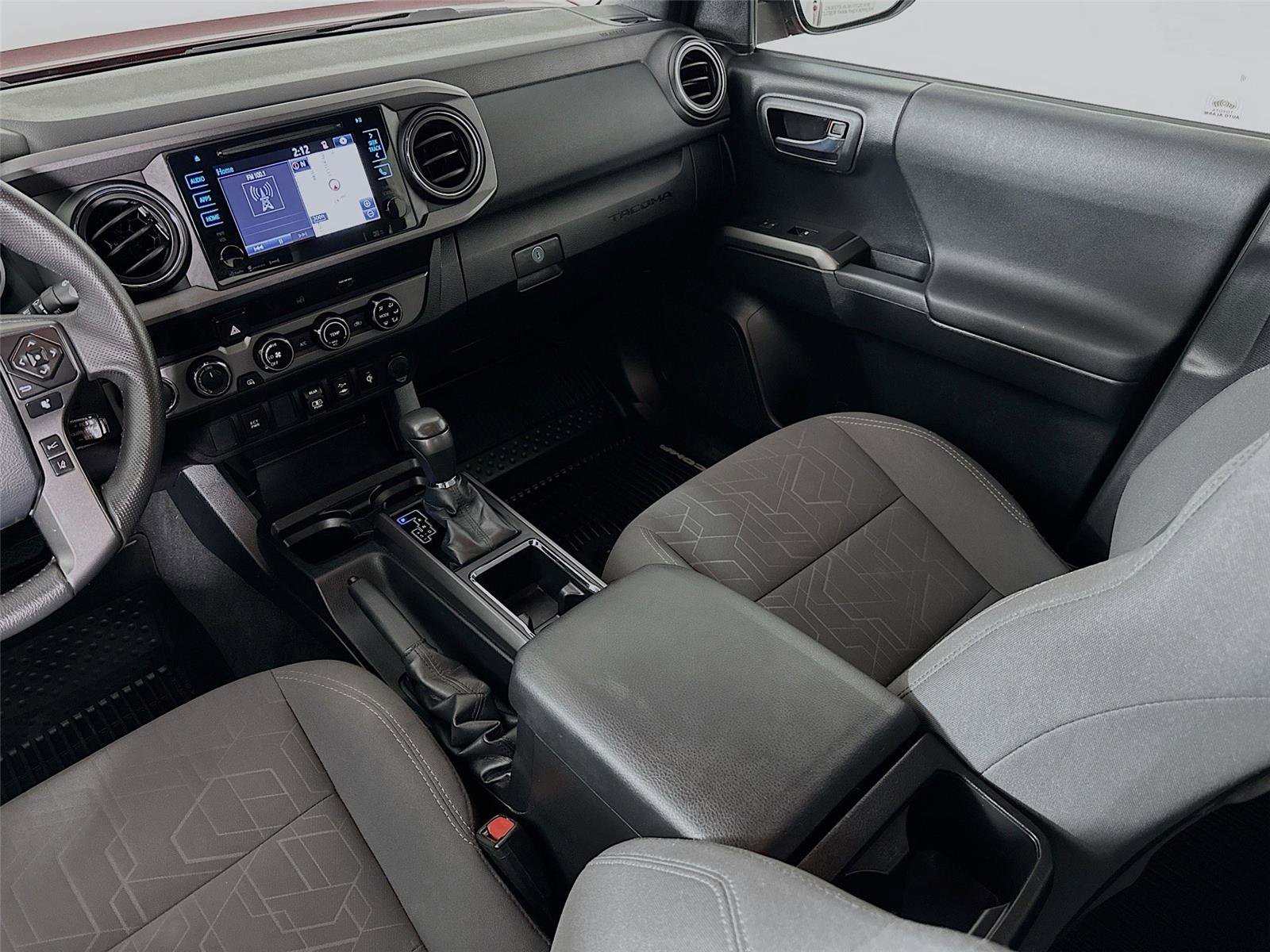 Certified 2018 Toyota Tacoma TRD Off-Road image 24