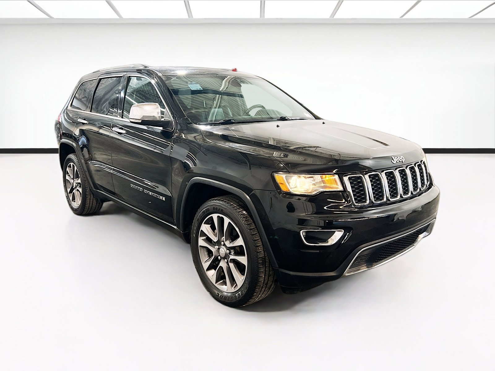 Used 2018 Jeep Grand Cherokee Limited image 3