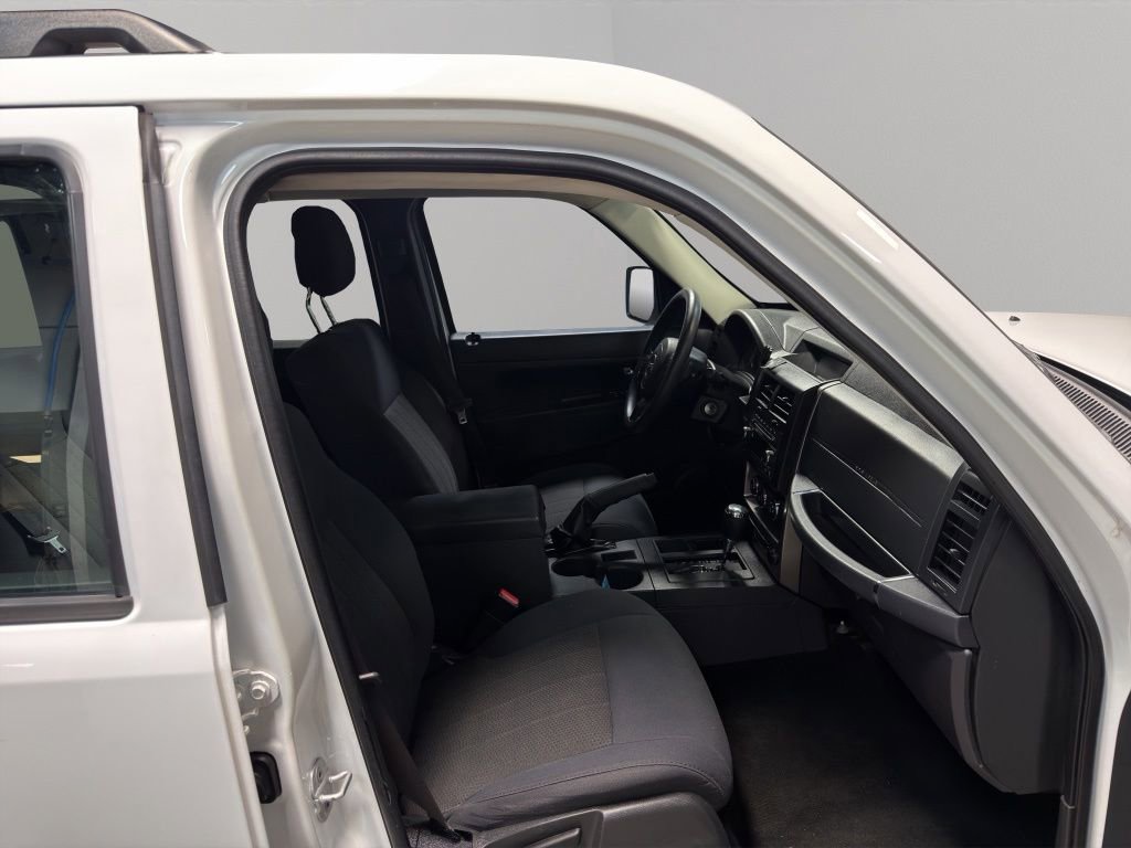 Used 2012 Jeep Liberty Sport RWD image 18