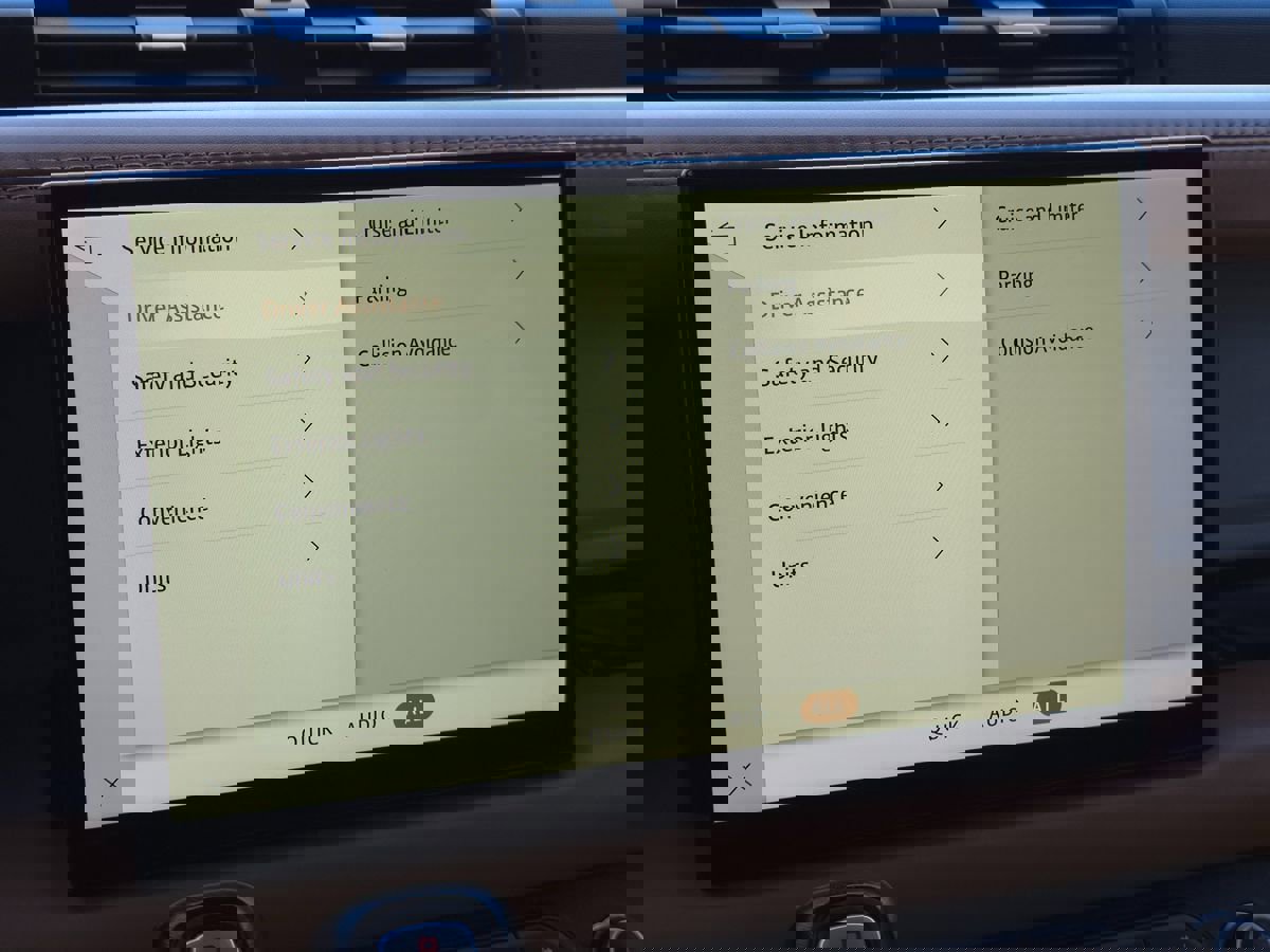 Used 2023 Land Rover Defender 130 S image 58