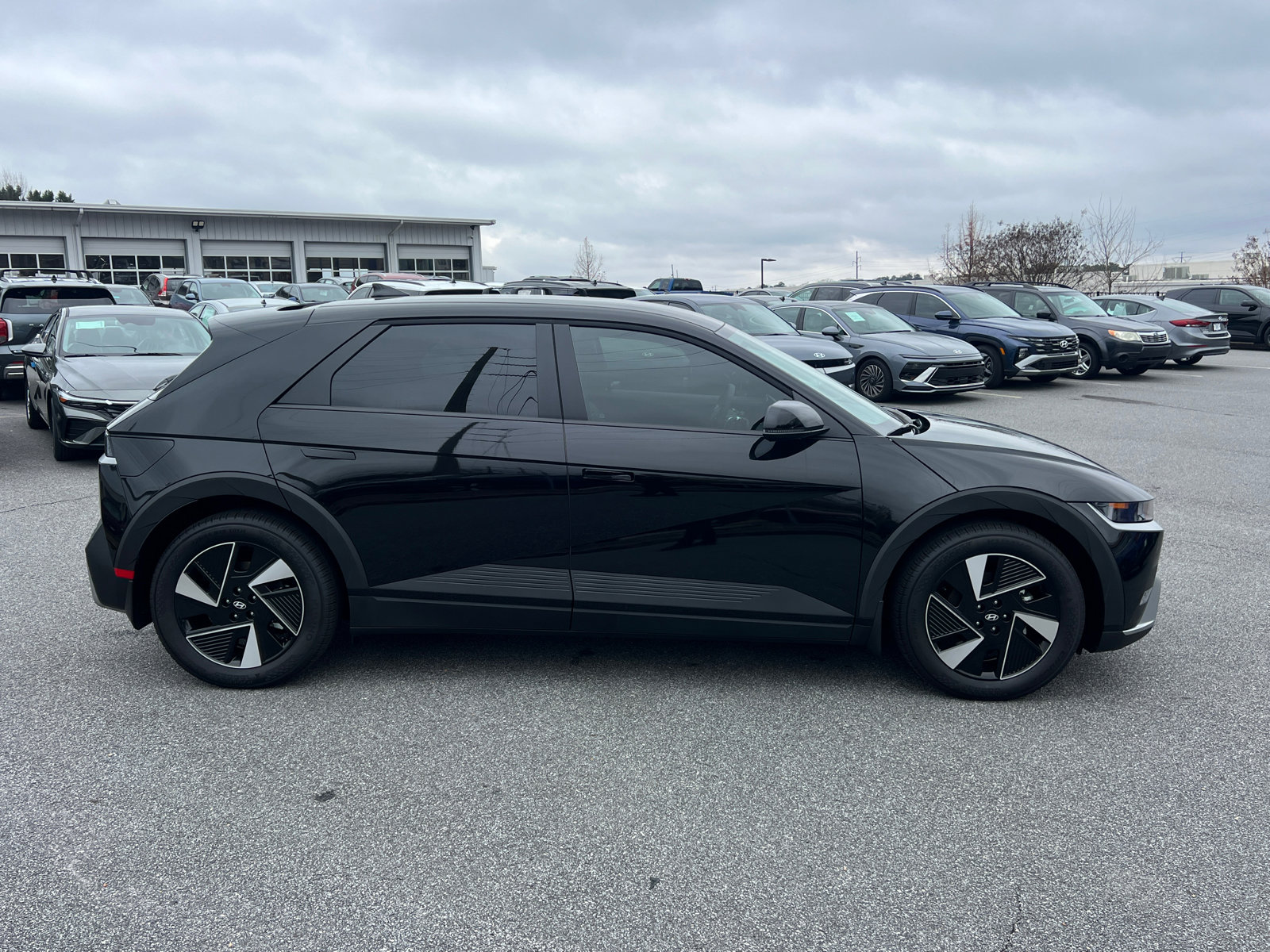 New 2026 Hyundai Ioniq 5 SEL image 4