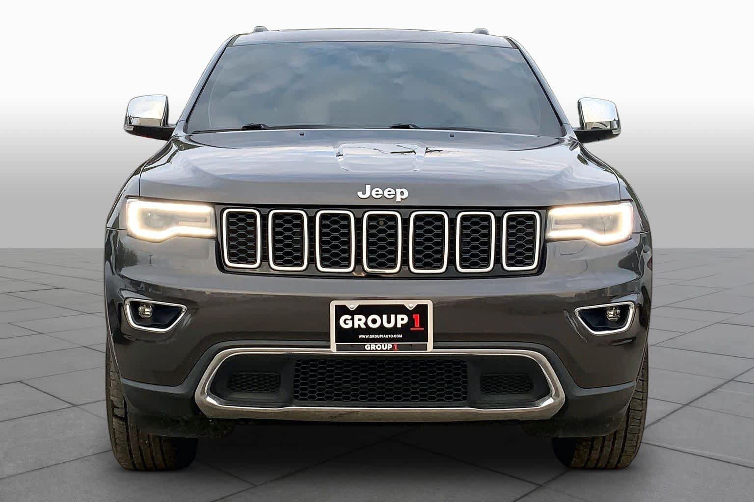 Used 2017 Jeep Grand Cherokee Limited w/ Luxury Group II AWD/4WD image 4