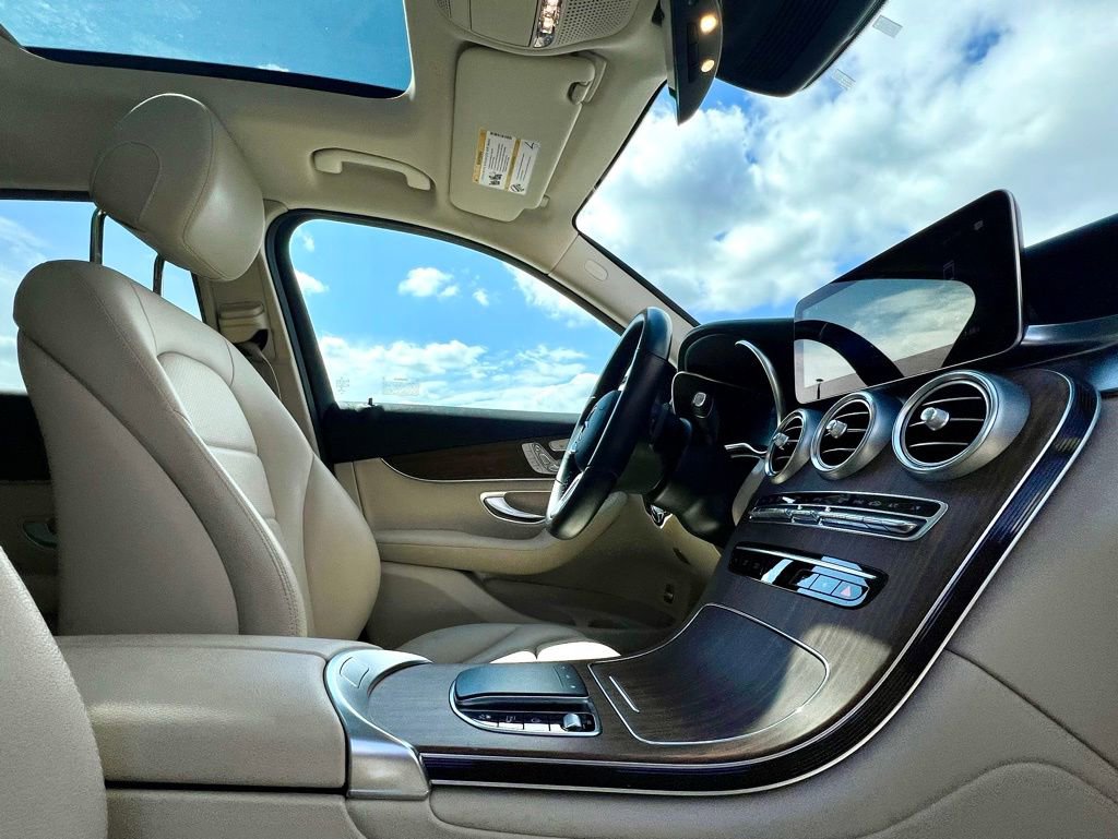 Certified 2022 Mercedes-Benz GLC 300 4MATIC image 10