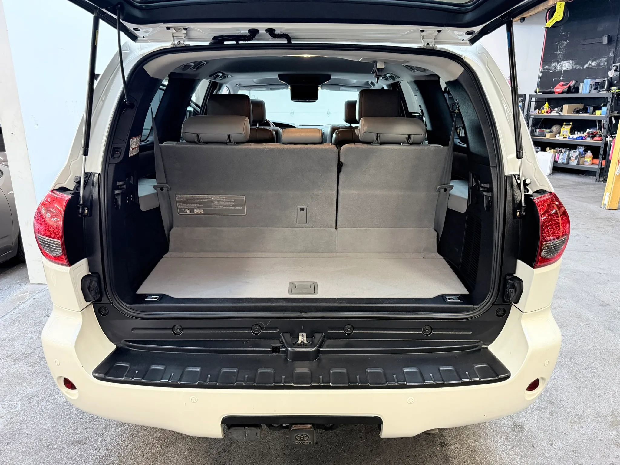 Used 2015 Toyota Sequoia Platinum AWD/4WD image 29