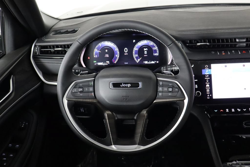 New 2027 Jeep Grand Cherokee Altitude AWD/4WD image 7