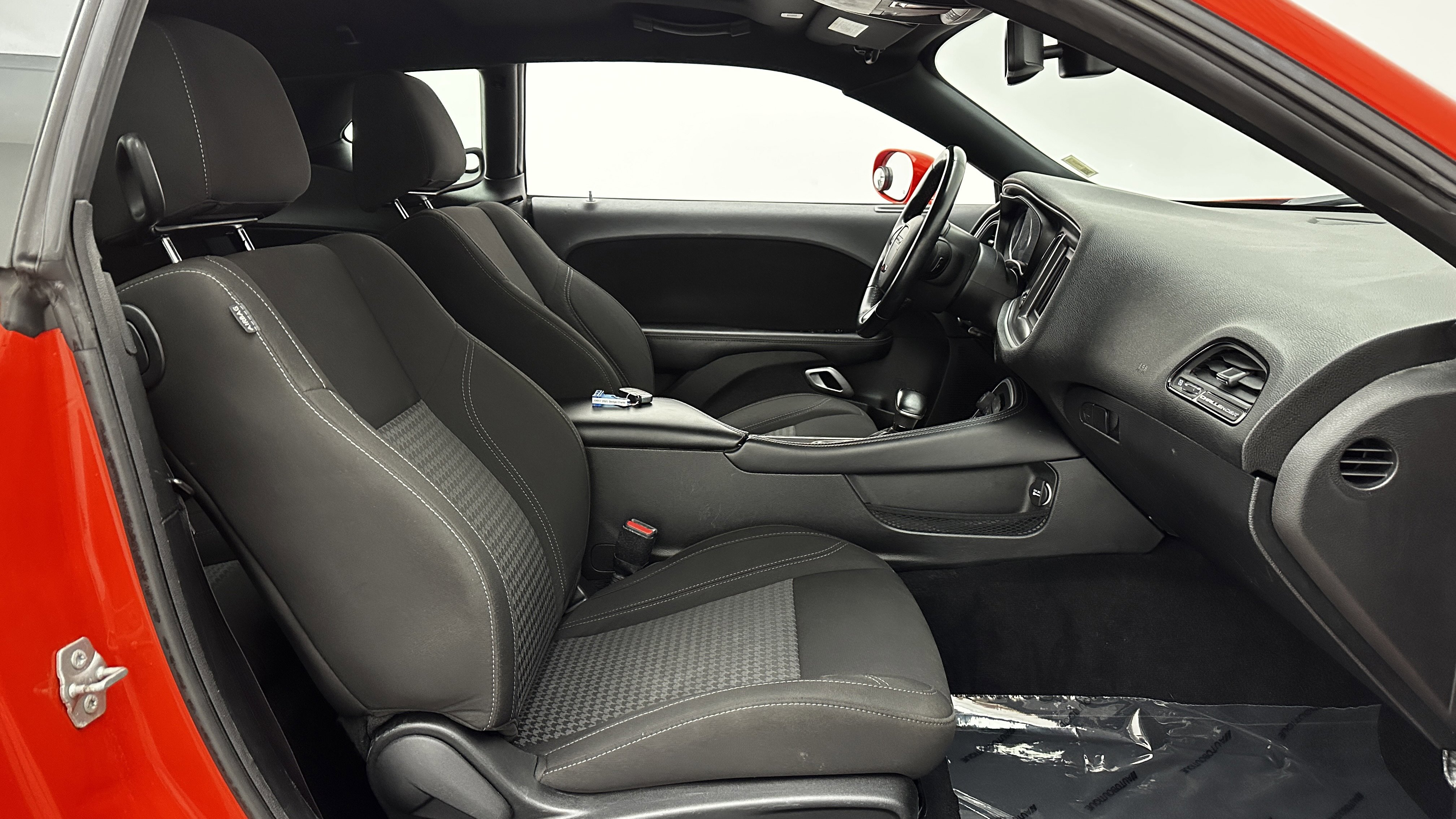 Used 2021 Dodge Challenger SXT w/ Driver Convenience Group image 29