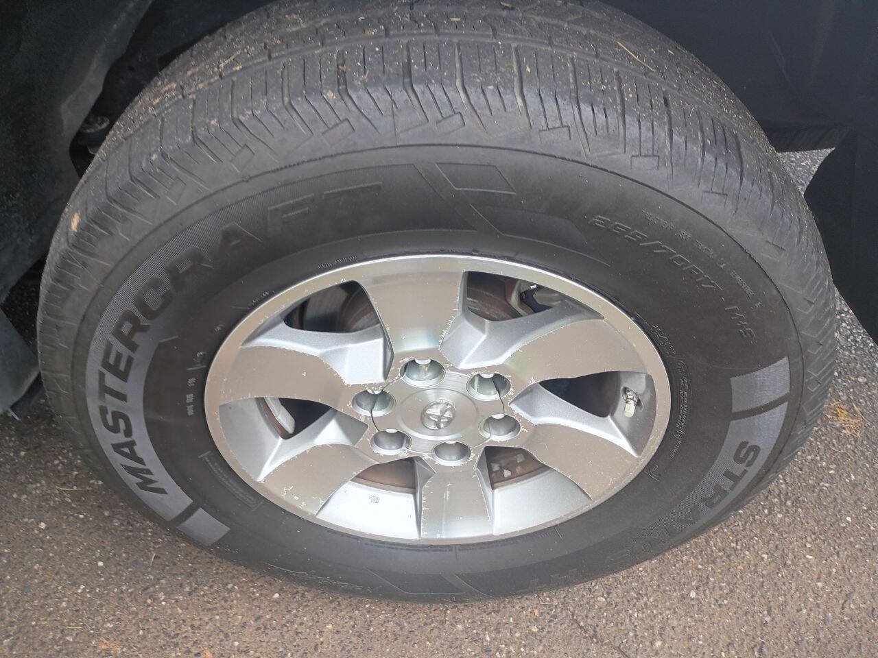 Used 2010 Toyota 4Runner SR5 w/ Premium Pkg w/Leather AWD/4WD image 23