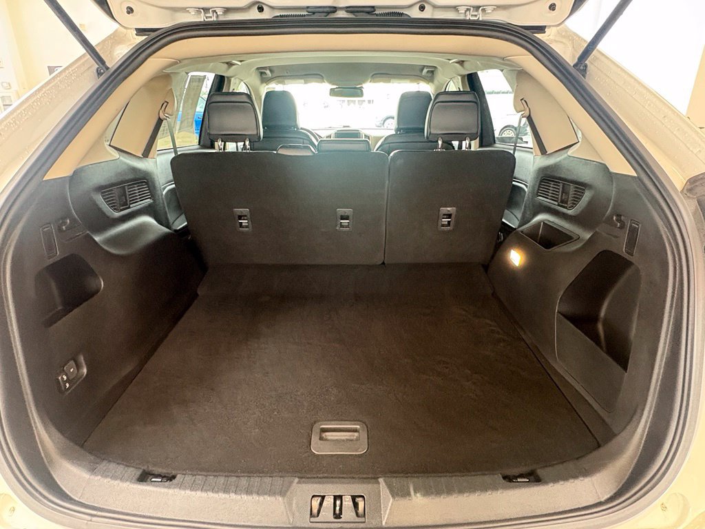 Used 2023 Ford Edge SEL AWD/4WD image 15