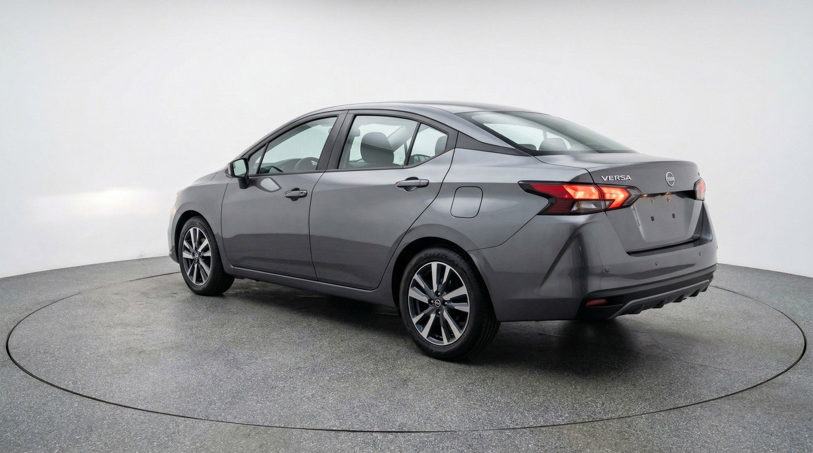 Used 2025 Nissan Versa SV image 6