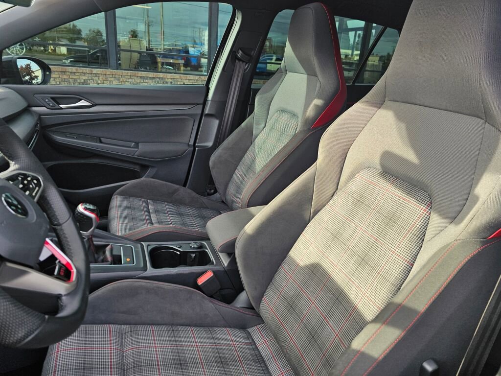 Used 2022 Volkswagen GTI SE image 18