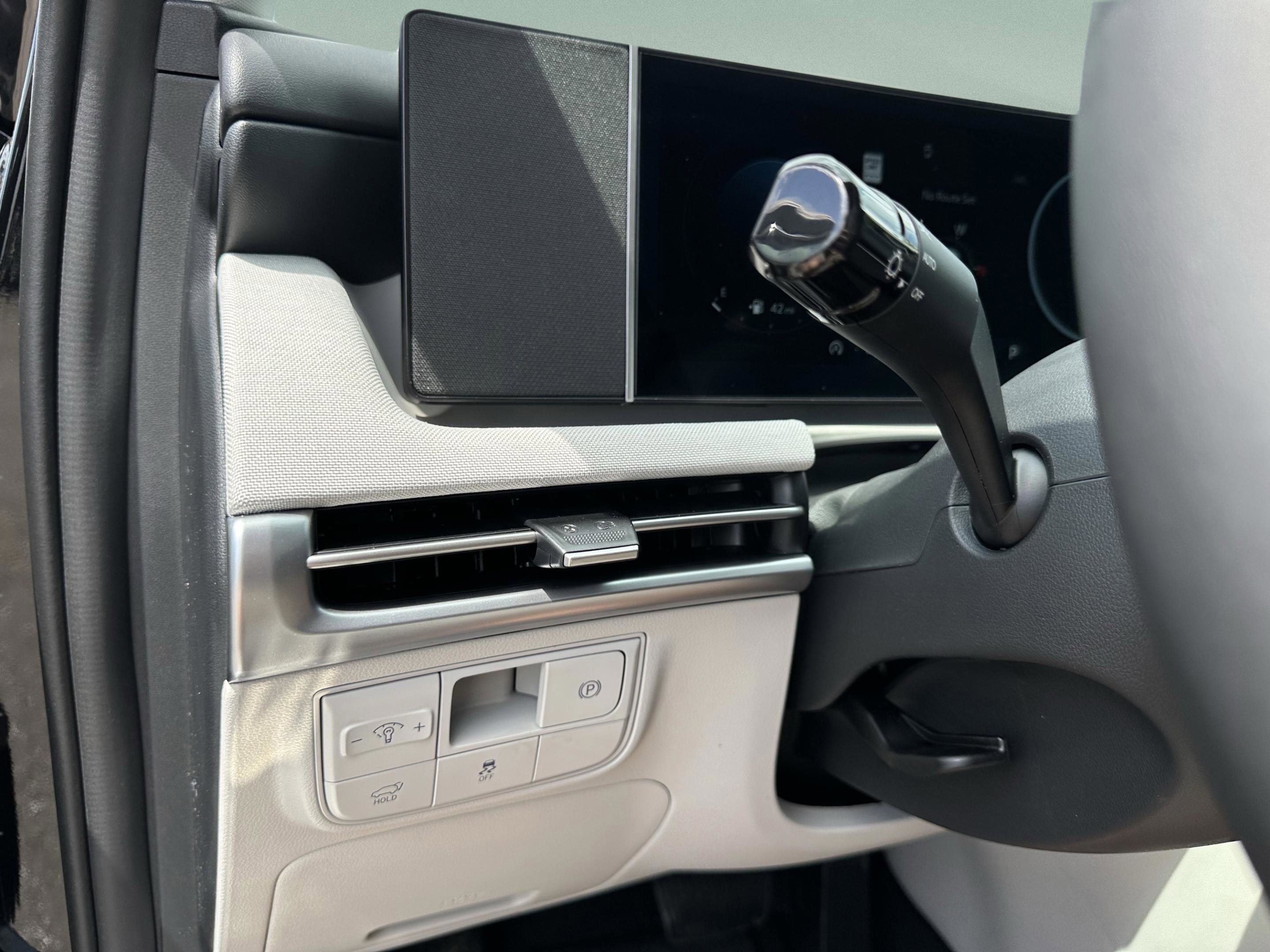 New 2026 Hyundai Tucson Limited FWD image 28