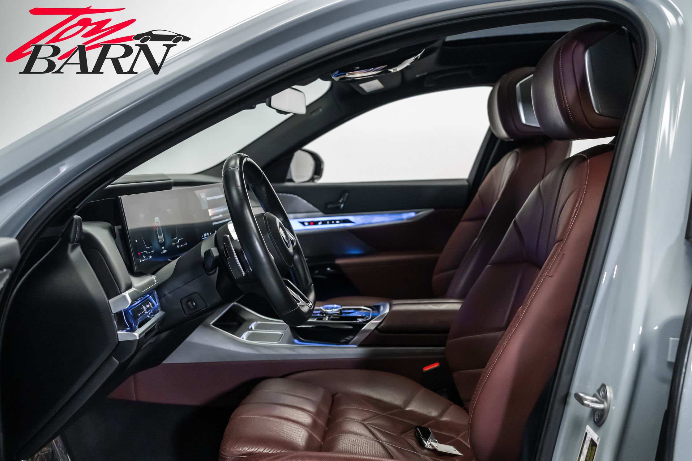 Used 2023 BMW 760i xDrive image 27