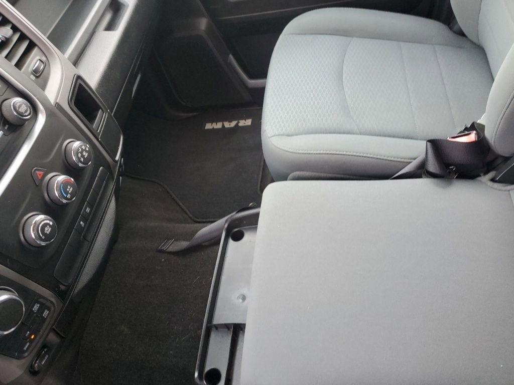 Used 2017 RAM 1500 Express w/ Express Value Package image 26