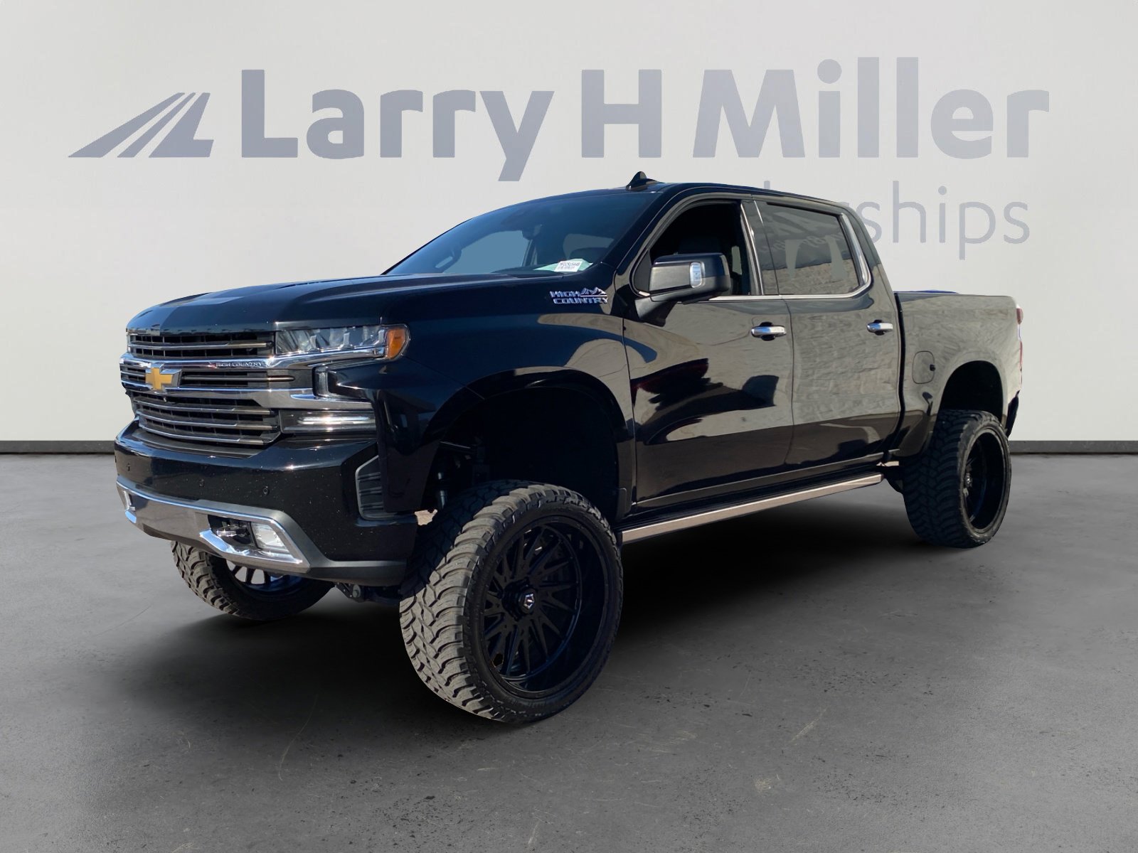Used 2019 Chevrolet Silverado 1500 High Country w/ Technology Package image 1
