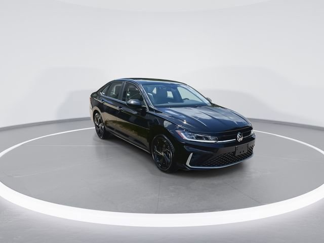 New 2025 Volkswagen Jetta SE image 2