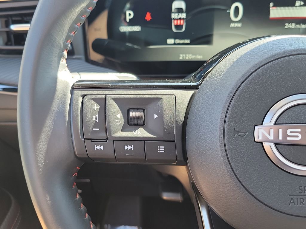Certified 2025 Nissan Kicks SR FWD image 5
