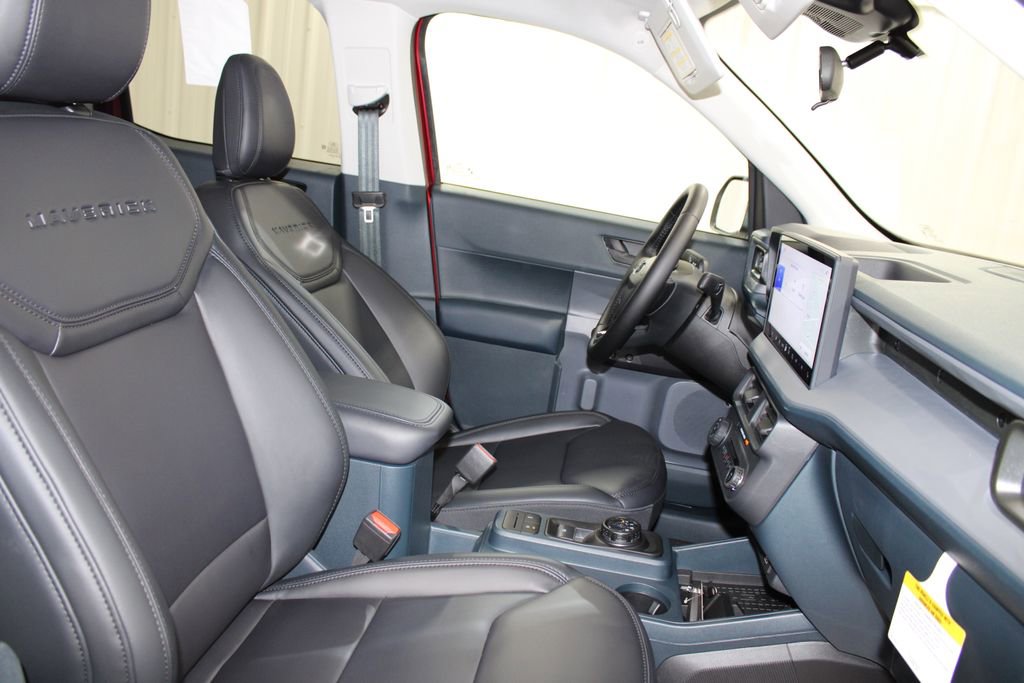 New 2025 Ford Maverick Lariat w/ Black Appearance Package image 31