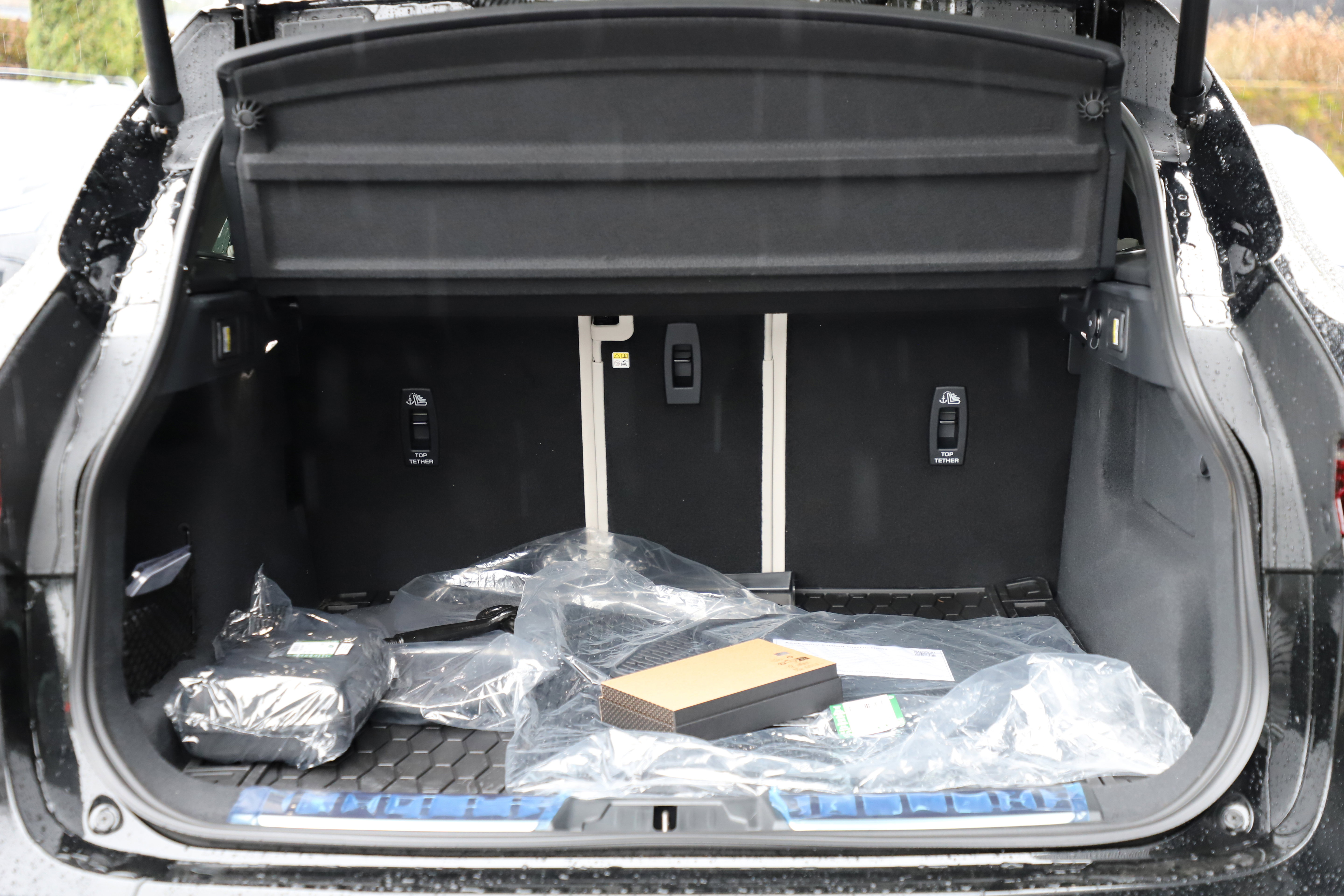 New 2026 Jaguar F-PACE SVR image 15