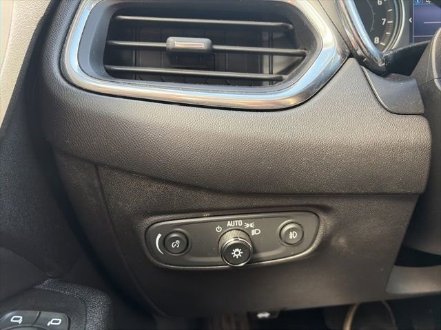 Used 2020 Chevrolet Equinox LT w/ Driver Convenience Package image 17