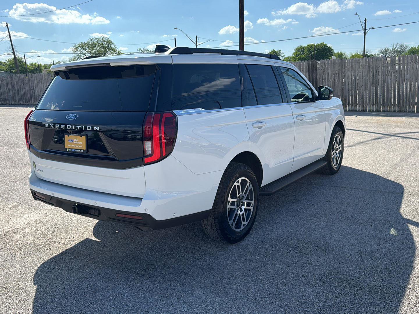 Used 2025 Ford Expedition Active image 7