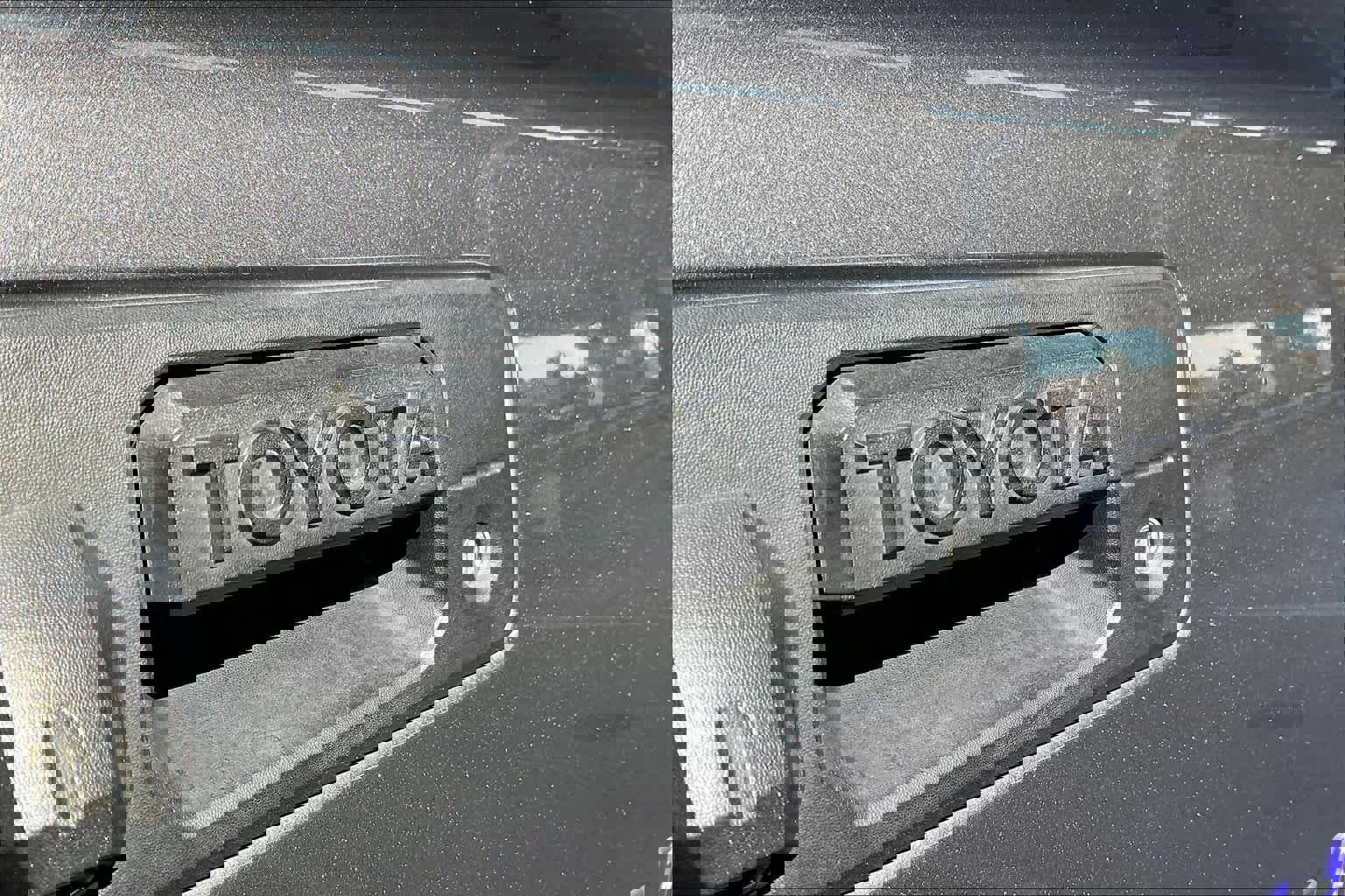 Used 2019 Toyota Tundra SR5 w/ SR5 Upgrade Package image 30