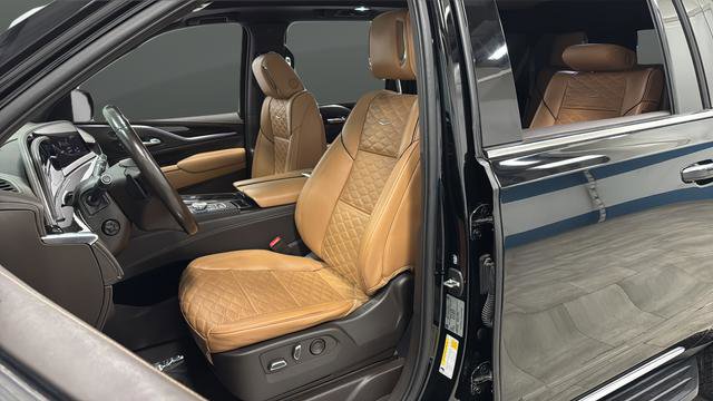 Used 2022 Cadillac Escalade ESV Premium Luxury AWD/4WD image 9