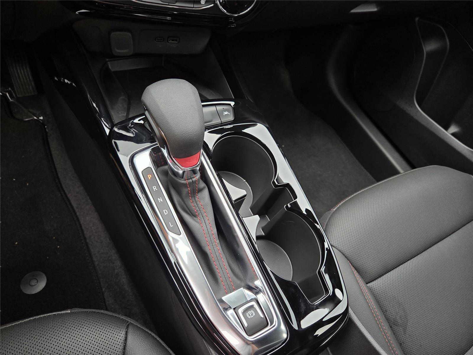 Used 2026 Chevrolet Trax RS w/ Sunroof Package FWD image 11