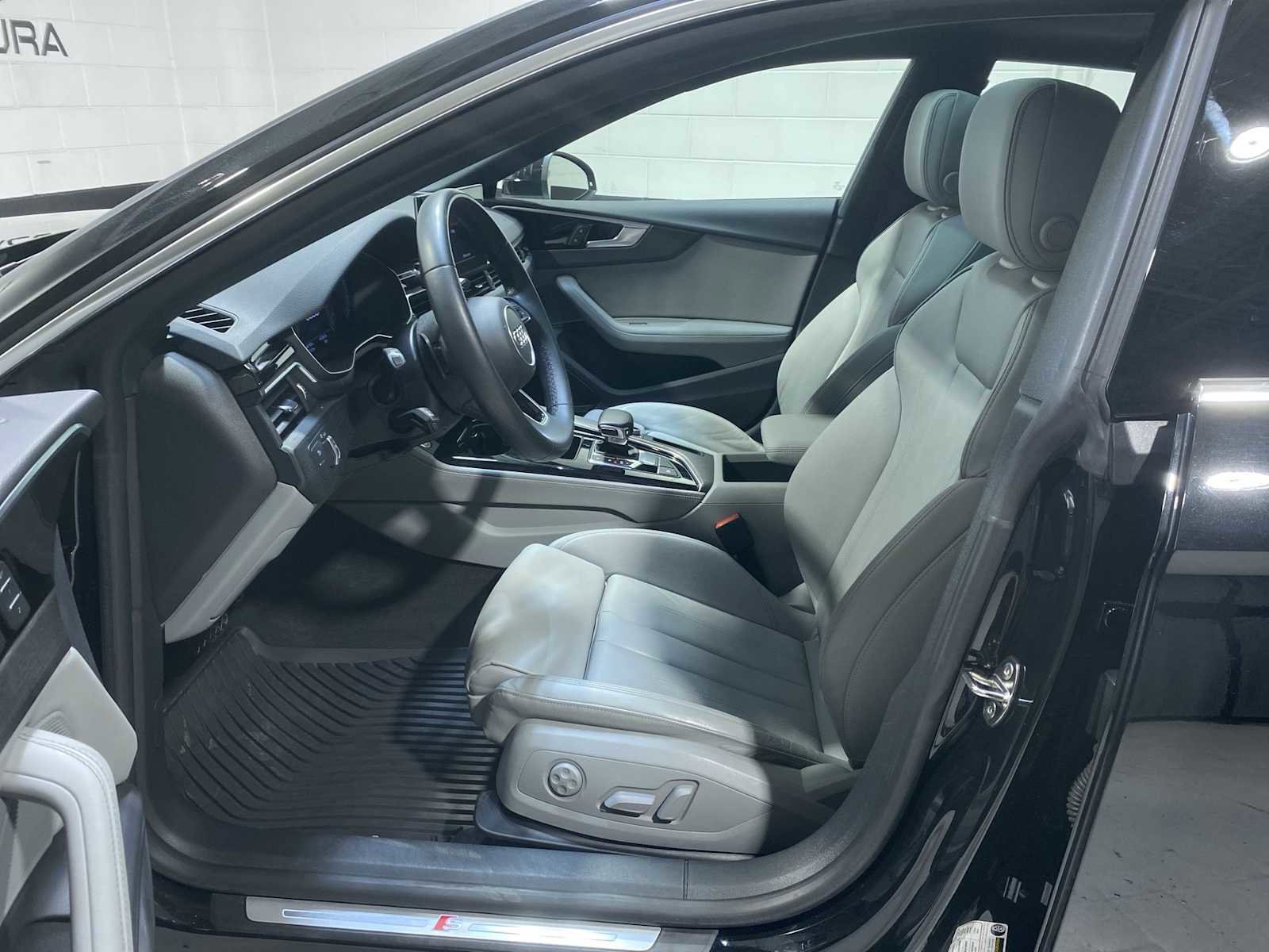 Used 2022 Audi A5 2.0T Premium Plus w/ Premium Plus image 2