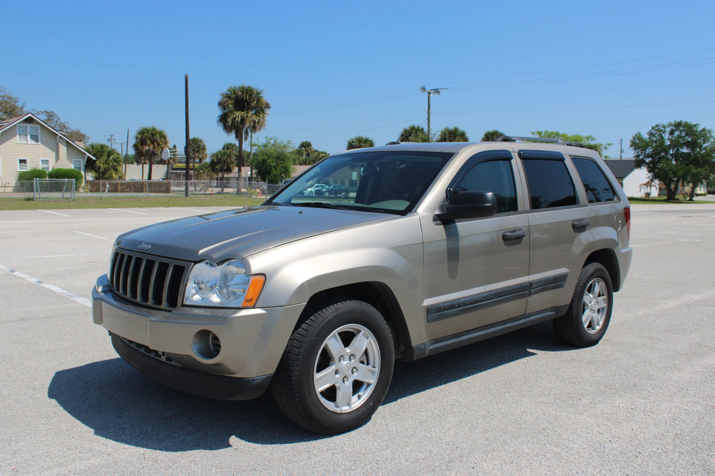 Used 2006 Jeep Grand Cherokee Laredo RWD image 3