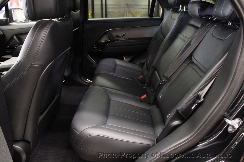 Used 2025 Land Rover Range Rover Sport SE AWD/4WD image 31