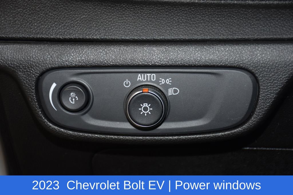 Used 2023 Chevrolet Bolt LT FWD image 9
