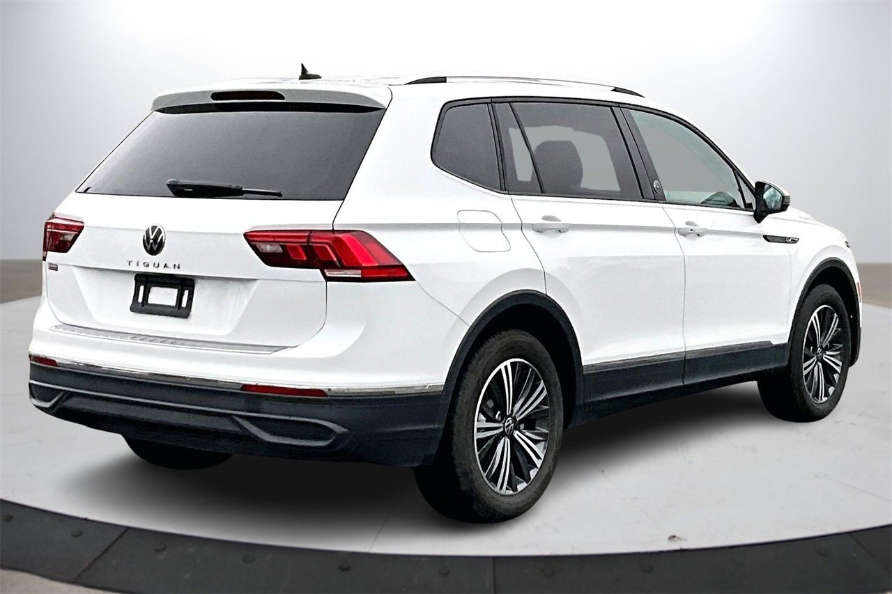 Used 2024 Volkswagen Tiguan SE image 8