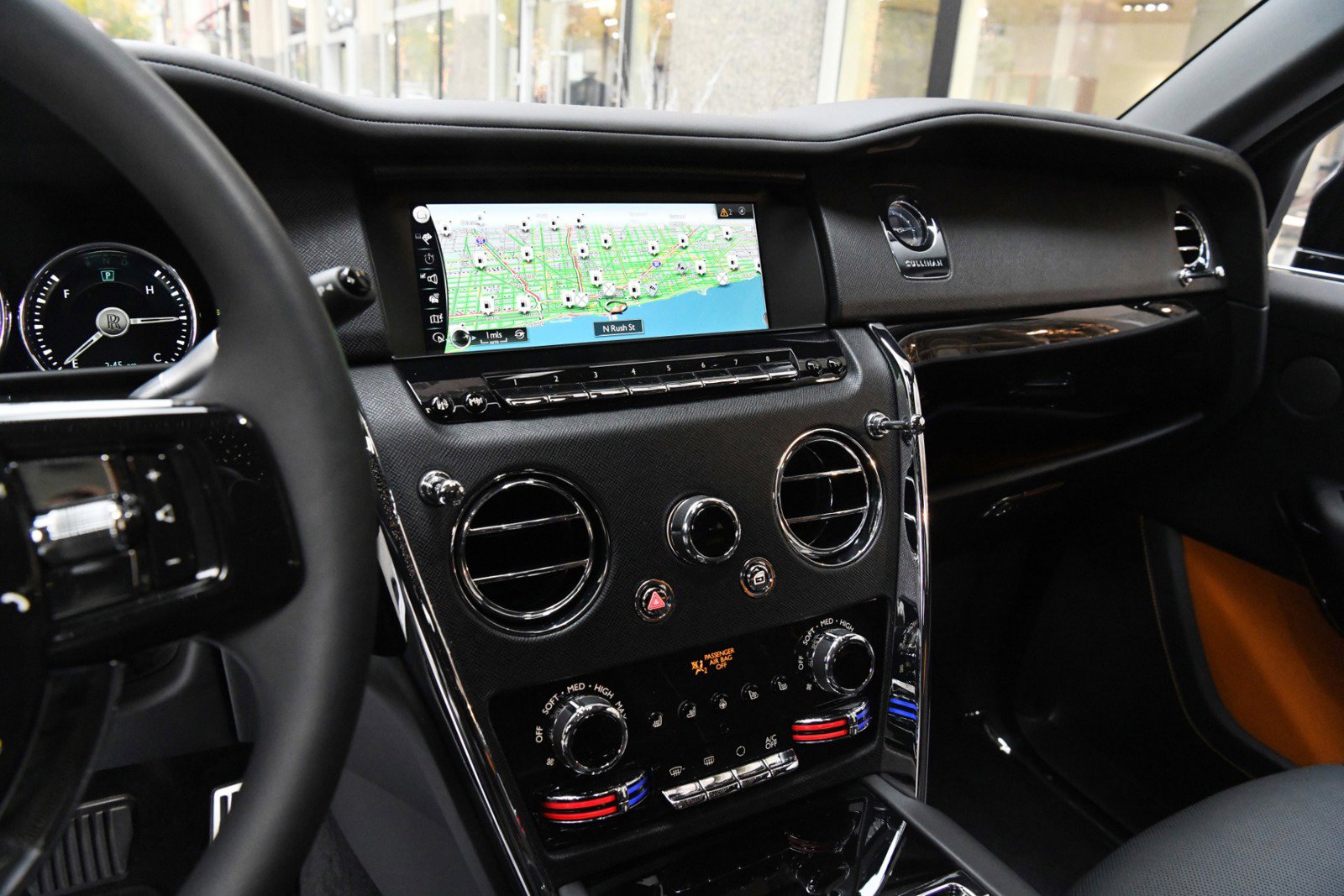 Used 2024 Rolls-Royce Cullinan image 15