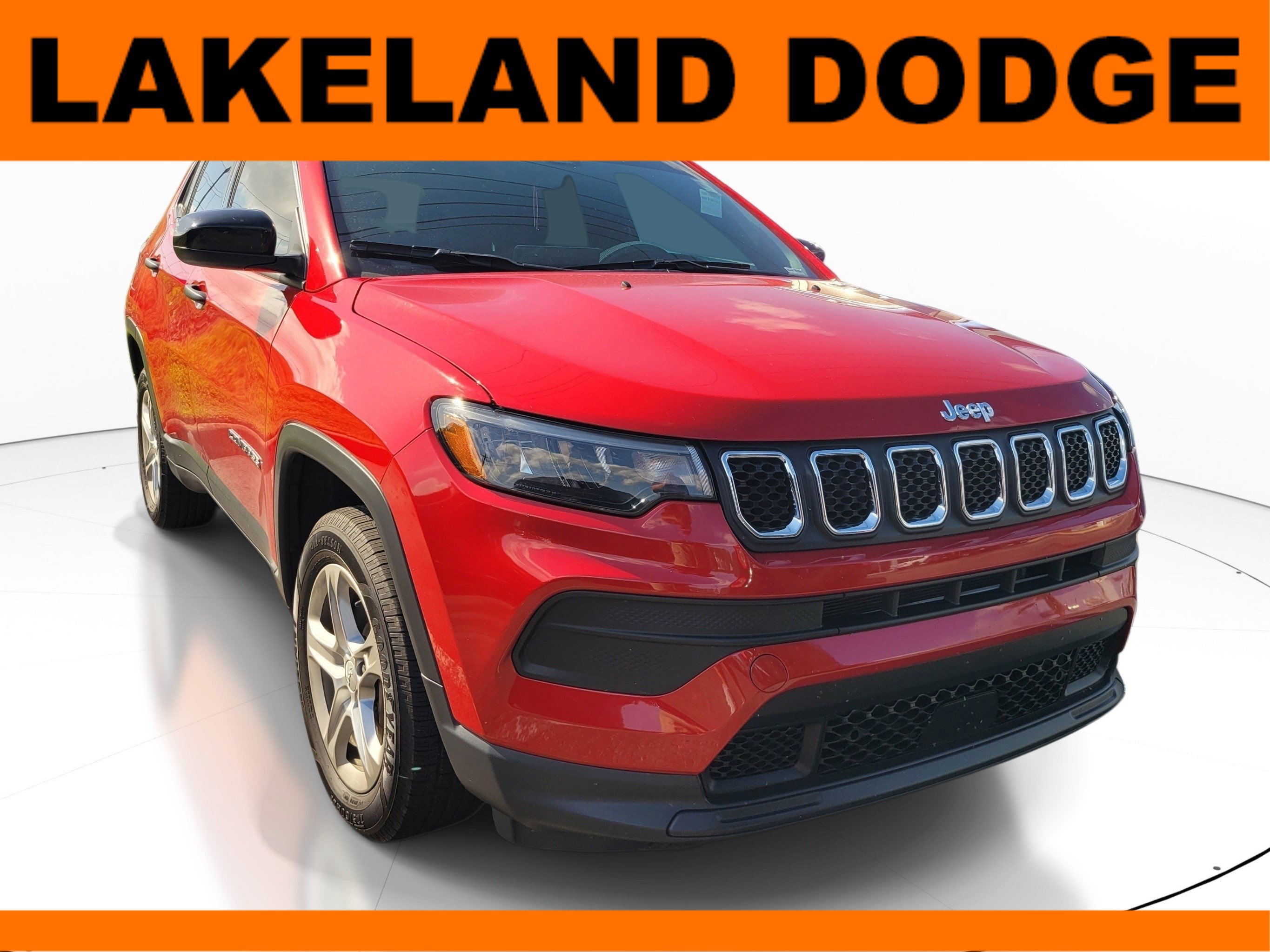 Used 2023 Jeep Compass Sport image 1
