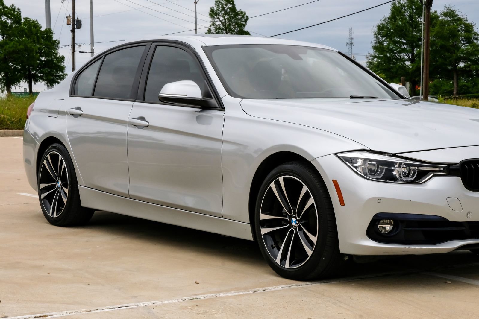 Used 2018 BMW 330i Sedan w/ Convenience Package RWD image 5