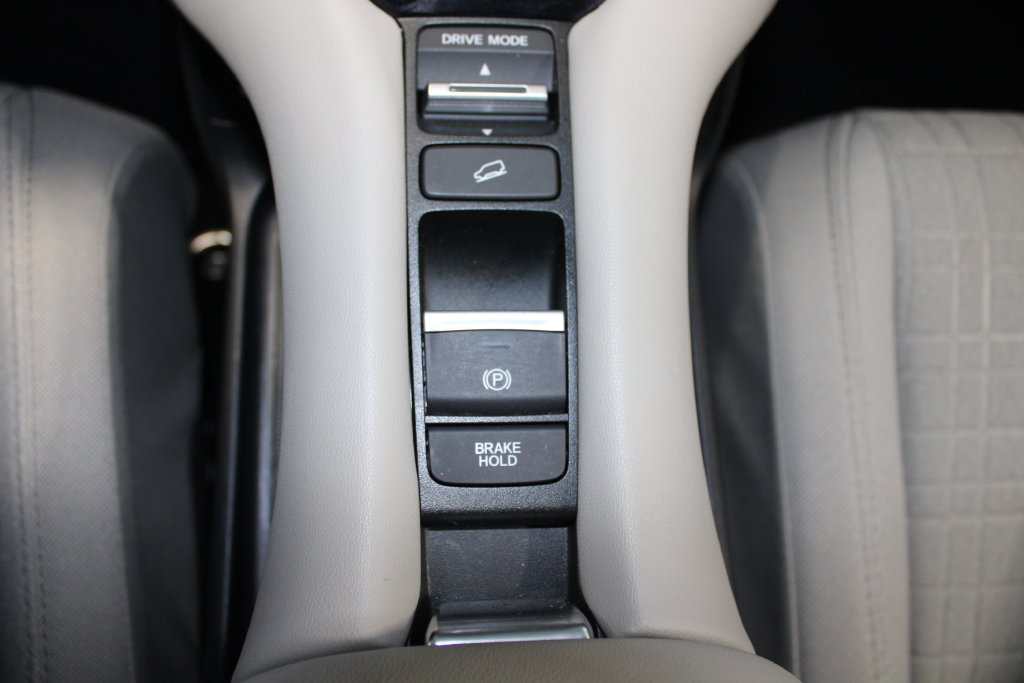 Used 2026 Honda HR-V LX image 17