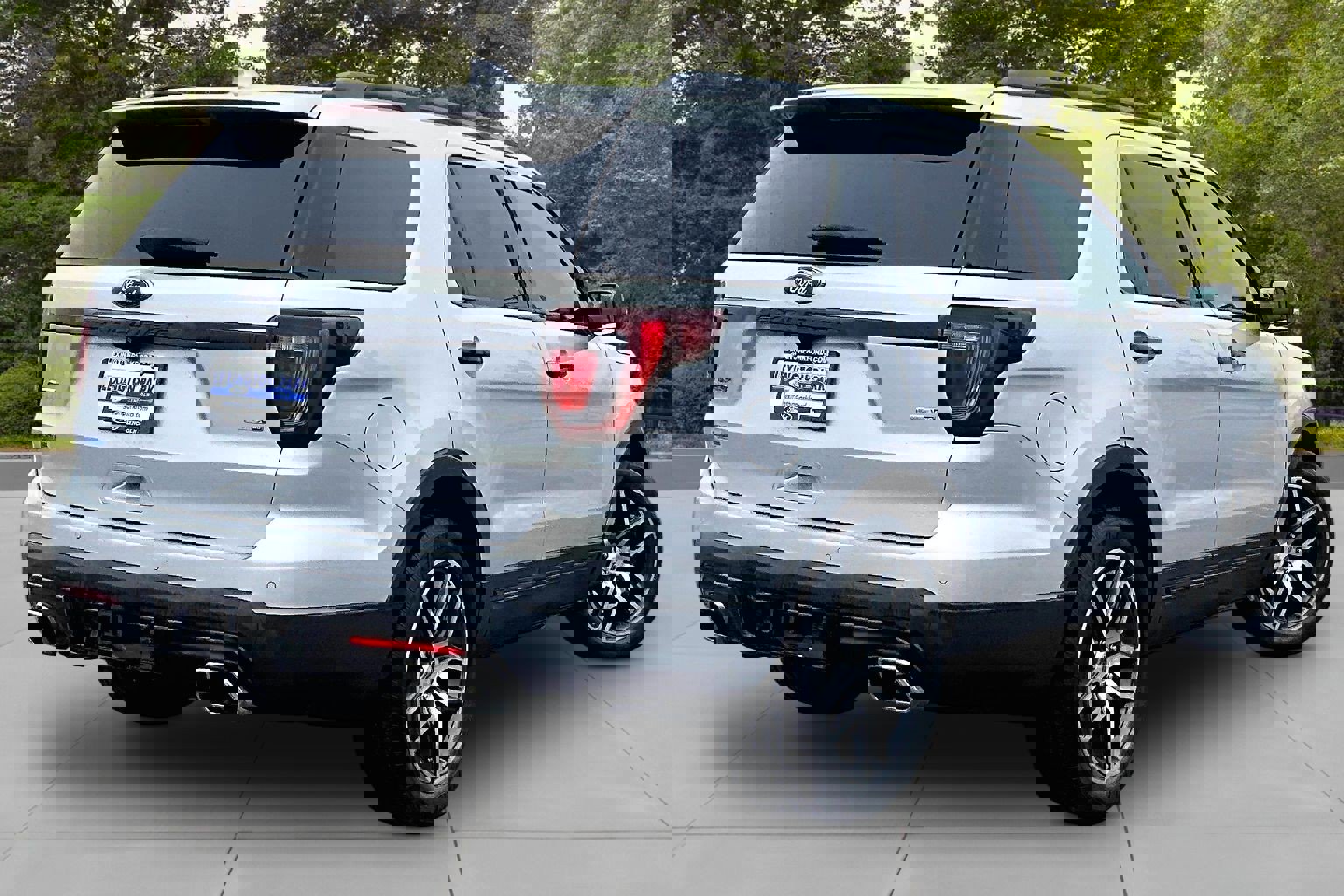 Used 2016 Ford Explorer Sport w/ Equipment Group 401A image 5