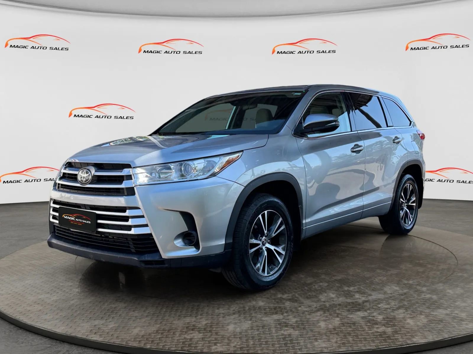 Used 2018 Toyota Highlander LE