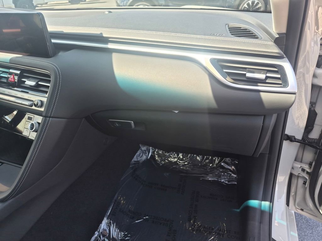 Used 2026 Genesis G70 2.5T image 30