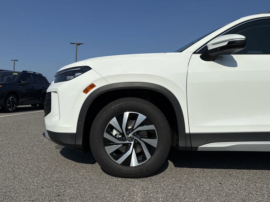 New 2025 Volkswagen Tiguan S image 9