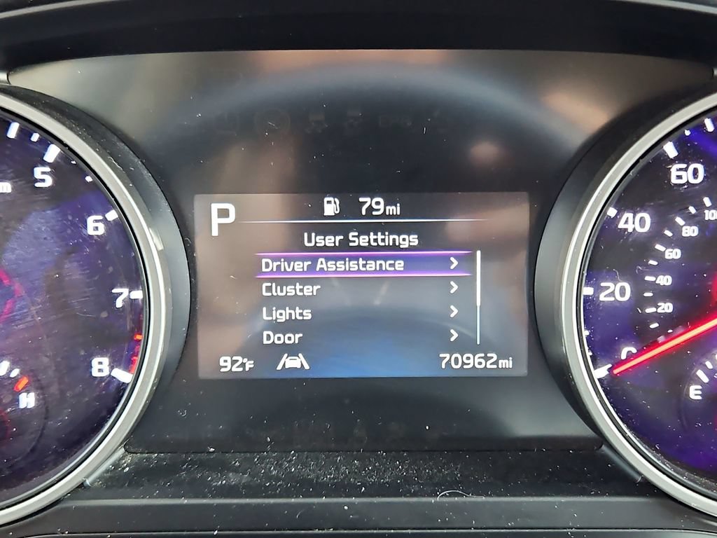 Used 2024 Kia Carnival LX FWD image 13