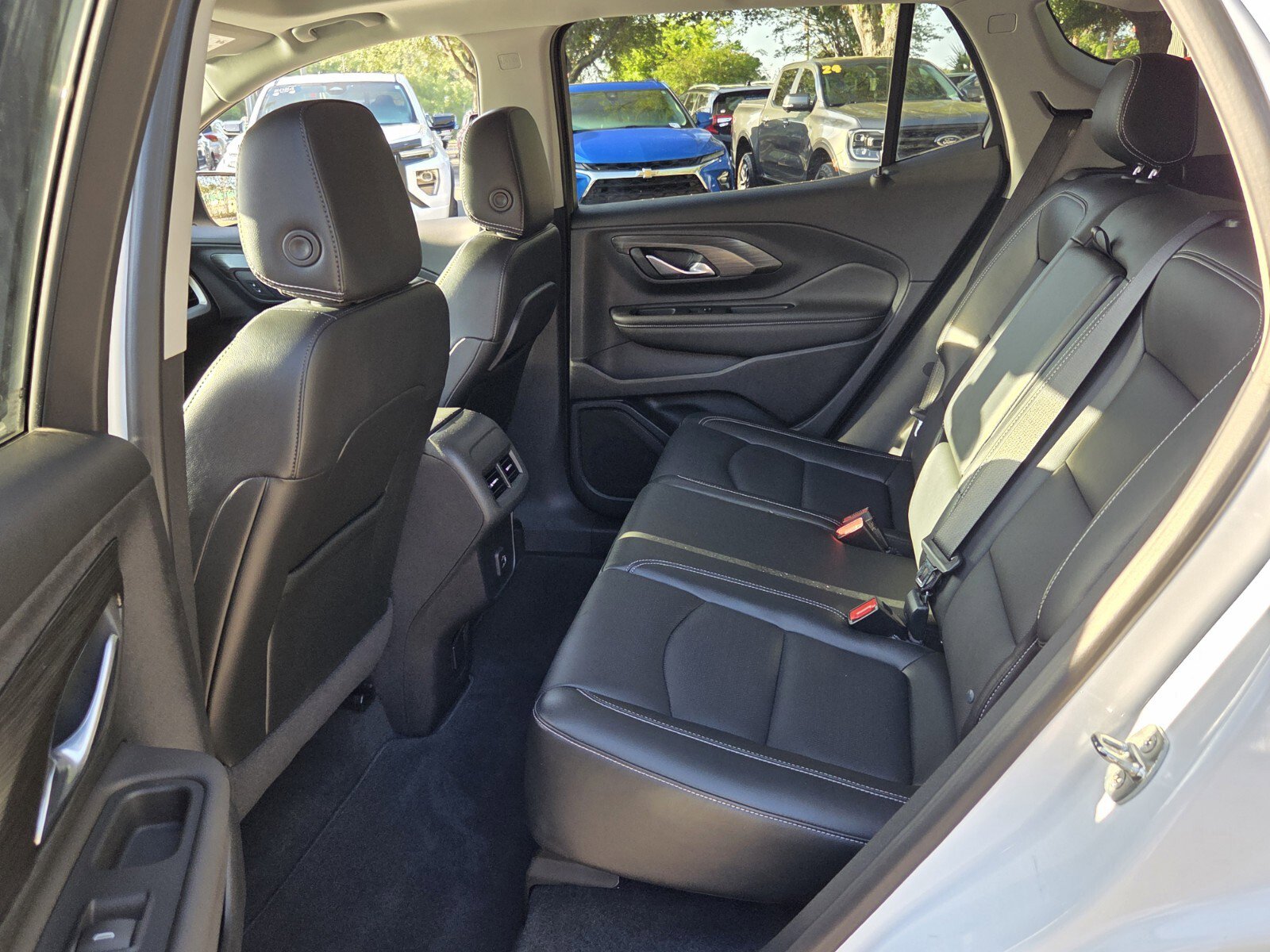 Certified 2023 GMC Terrain SLT FWD image 13