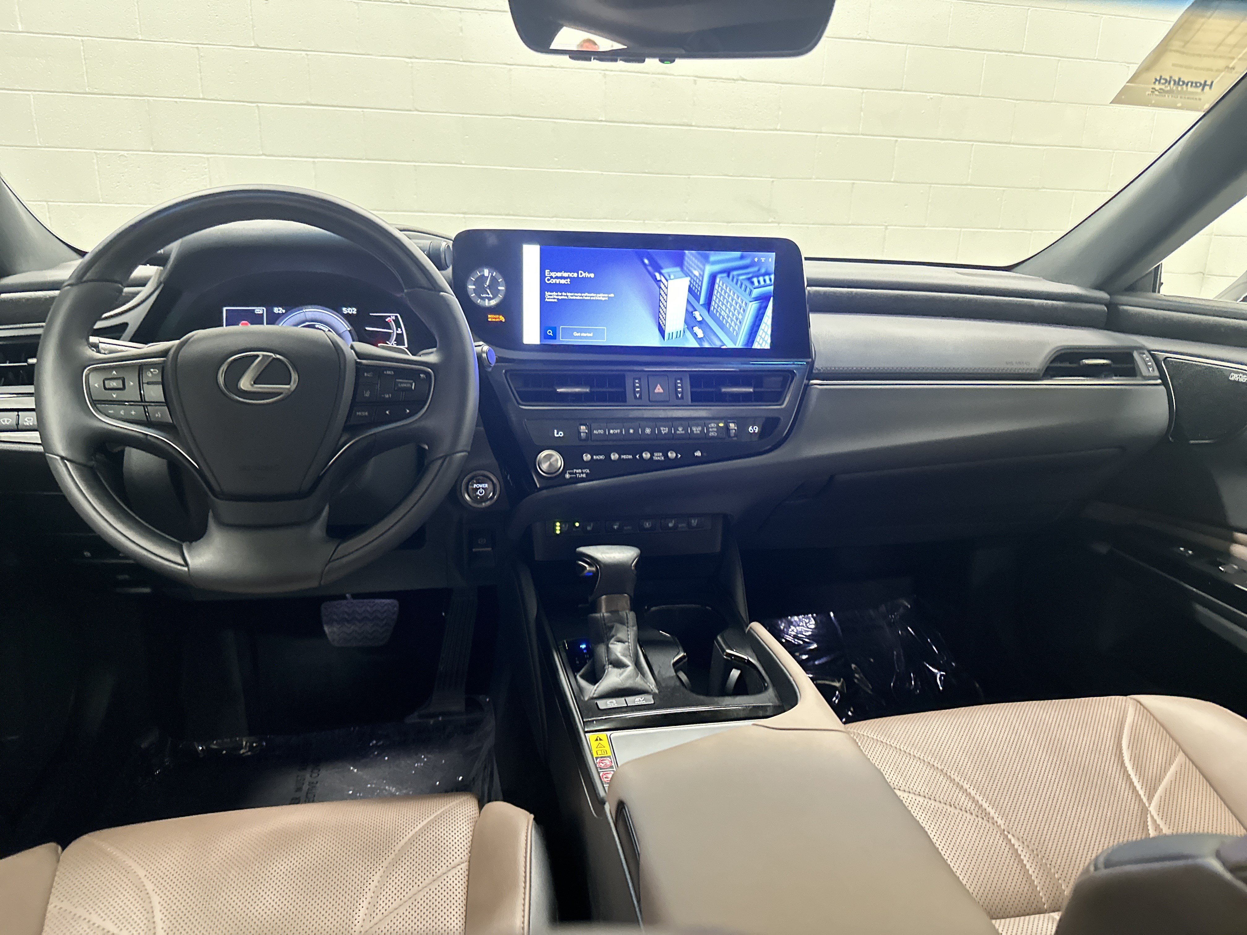 Certified 2024 Lexus ES 300h Ultra Luxury w/ Accessory Package (Z1) FWD image 29