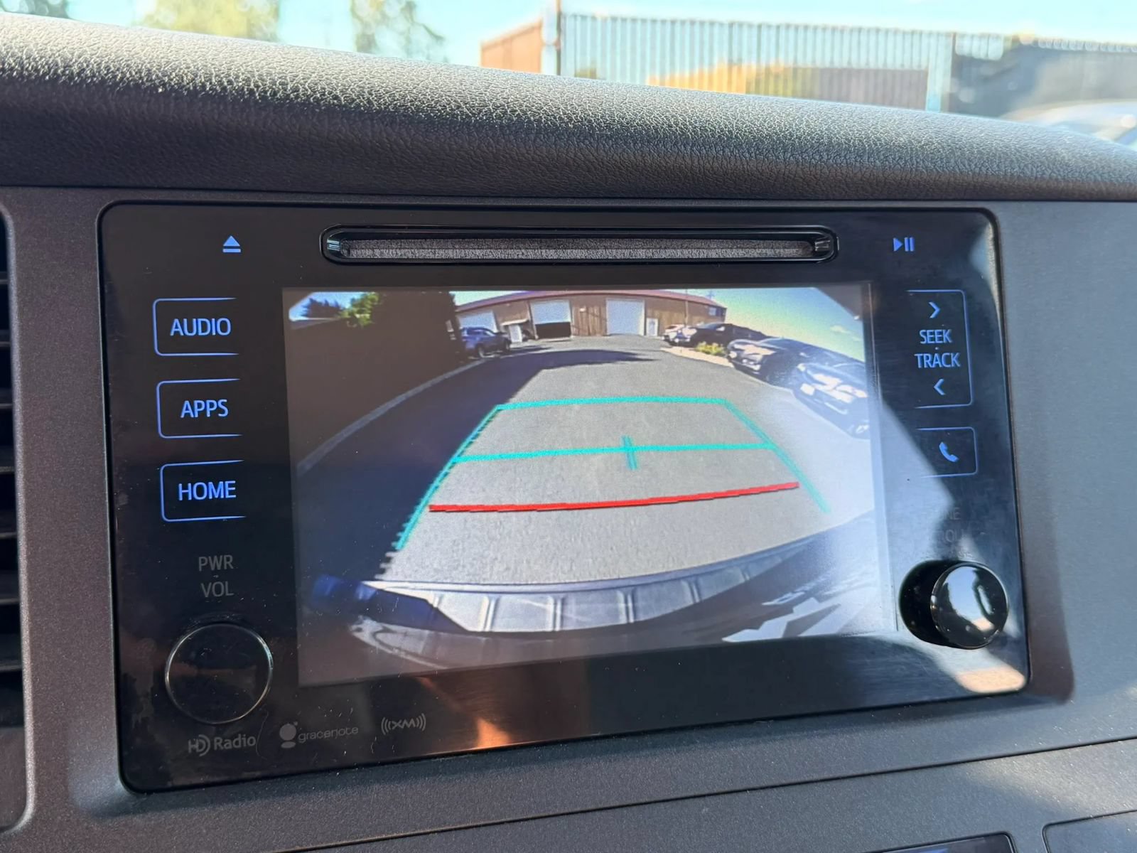 Used 2017 Toyota Sienna LE FWD image 18
